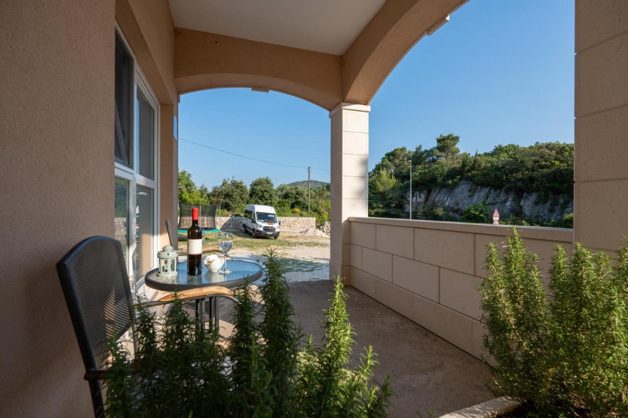 Ivano Apartment Стон Екстериор снимка