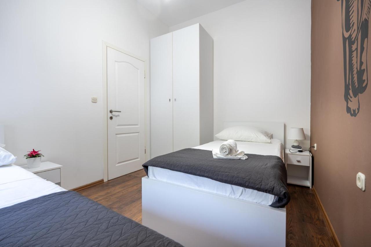 Ivano Apartment Стон Екстериор снимка